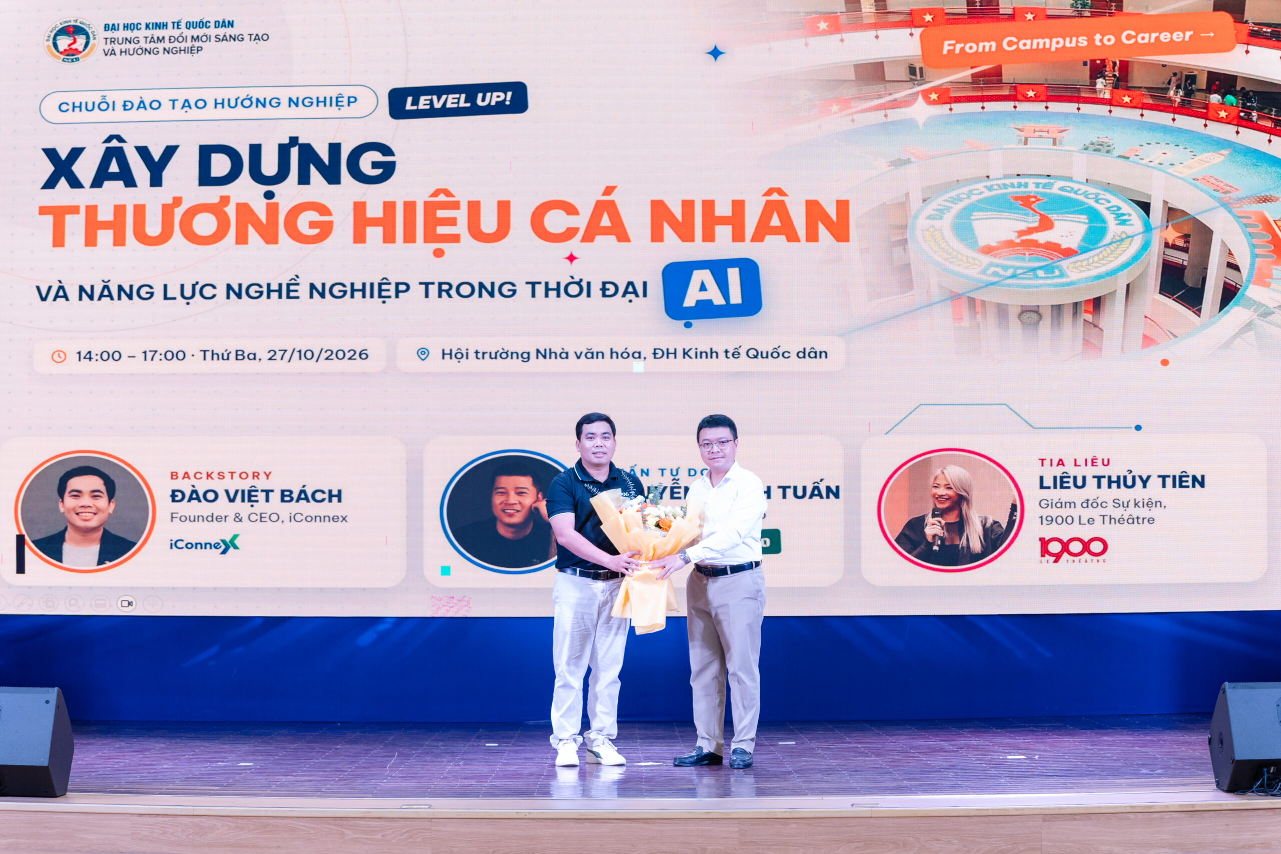 Sinh viên tham gia trao đổi tại workshop về thương hiệu cá nhân và năng lực nghề nghiệp trong thời đại AI