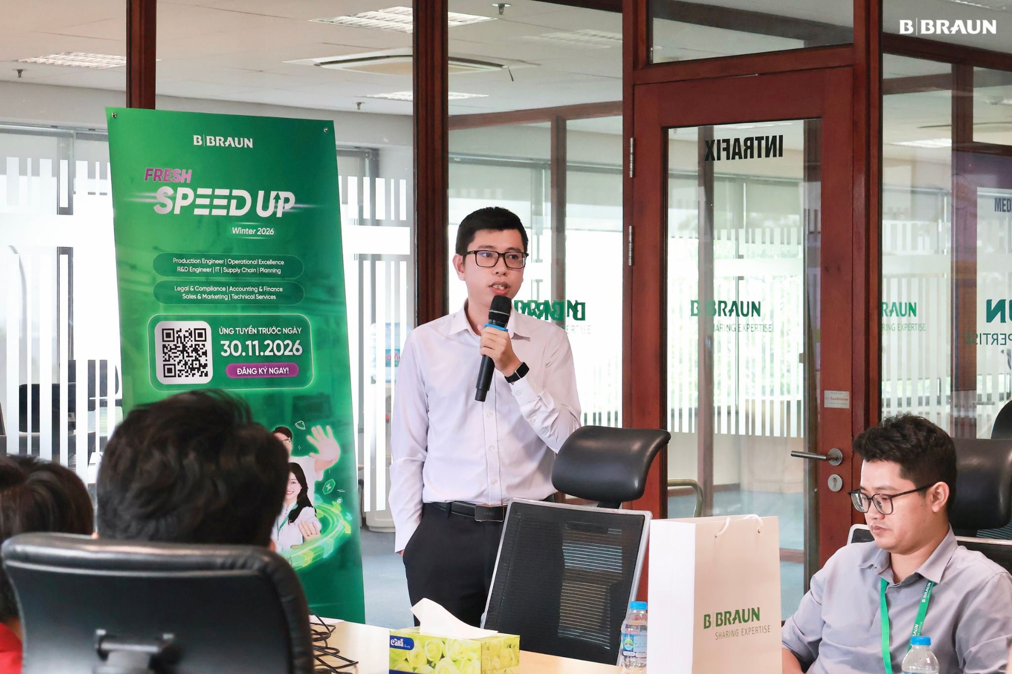 Kỹ sư B. Braun chia sẻ hành trình phát triển nghề nghiệp Quản lý OPEX và Technology B. Braun chia sẻ kinh nghiệm nghề nghiệp với sinh viên Bách khoa